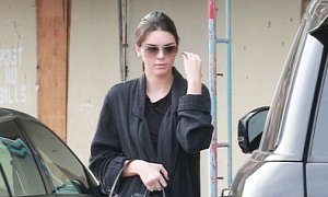 Kendall Jenner Seen Driving Her Old Range Rover, No Plans for a New Ride