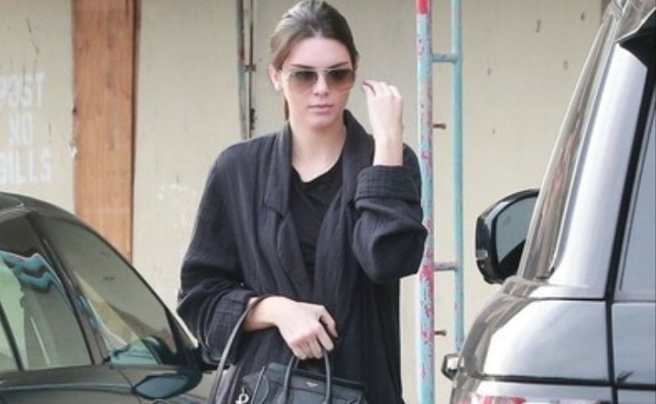 Kendall Jenner Seen Driving her Range Rover