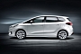 Kia Carens Shows Its Face for Tie First TIme