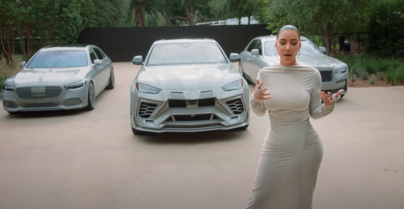 Kim Kardashian Shows Off Favorite Cars, Matched to Blend In With, fußmatten  auto beige 