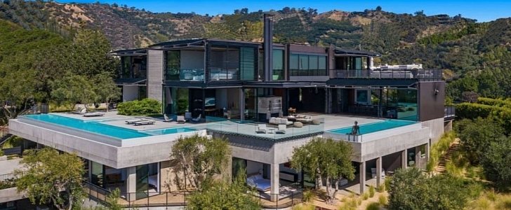 Kipp Nelson's Los Angeles mansion comes with 12-car auto gallery, model track and racing sim