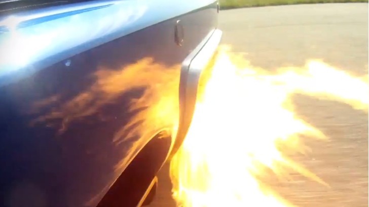 Koenignegg CCX with Decatted Exhaust Shooting Flames 