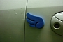 Koreans Using Small Blue Sponges to Keep Cars Scratch-Free