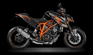 KTM 1290 Super Duke R Shows Available Styling