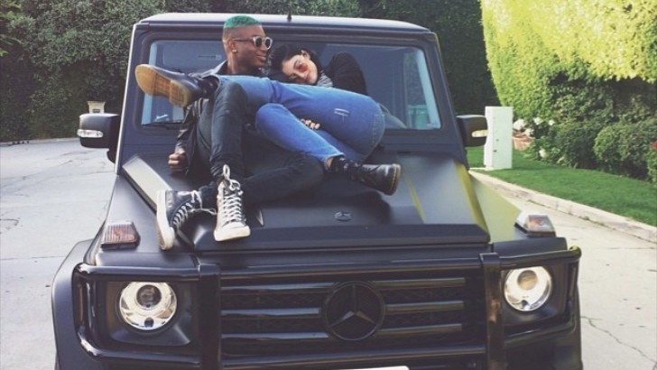 Kylie Jenner/Kardashian Cuddles With a Friend on the Hood ...