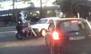Lada Driver Ignores Rules, Crashes Hard into Motorcycle