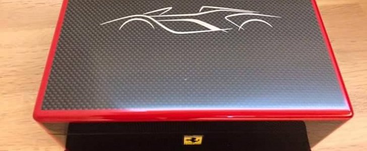Ferrari LaFerrari Spider gift box