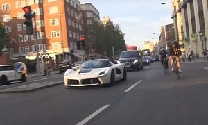 LaFerrari vs Cyclist, a Close London Traffic Race