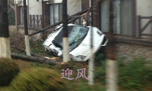 Lambo Gallardo Spyder Crashed During Test Drive in China