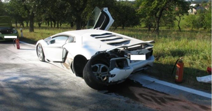 Crashed Aventador