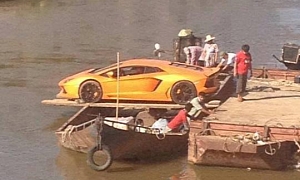 Lamborghini Aventador Crosses River with Boat Improvisation