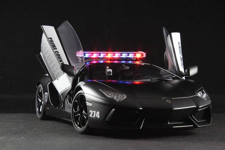 Lamborghini Aventador Police Car Scale Model - autoevolution