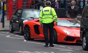 Lamborghini Aventador Pulled Over by Police for Loud Exhaust