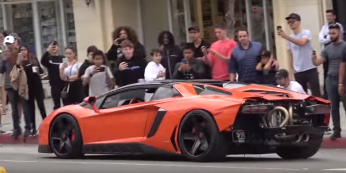 Lamborghini Aventador Rear Bumper Delete Shows Up in LA, Looks Off.