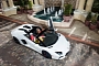Hot Girl Goes Shopping in Lamborghini Aventador Roadster, Fails