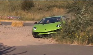 Lamborghini Aventador SV Has "Offroad" Crash, Driver Keeps Going