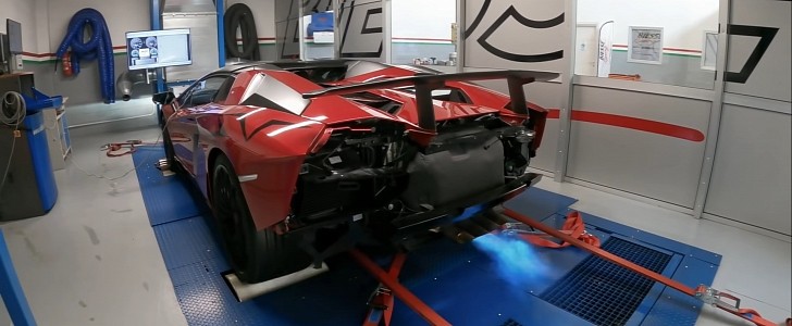 Lamborghini Aventador SV feat. Decat Exhaust doing DYNO PULLS | Feat. INSANE Sound & Flames 