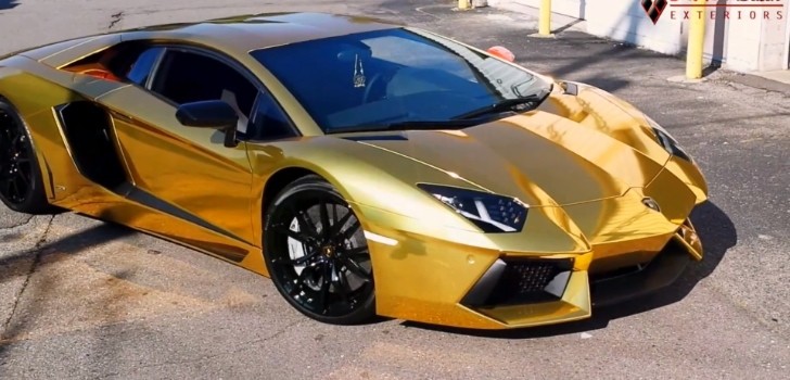 Lamborghini Aventador in gold 