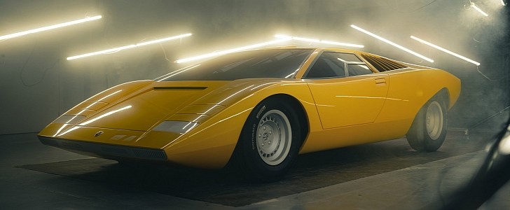 Lamborghini Builds BRAND NEW Classic Countach LP 500 for Wealthy Collector