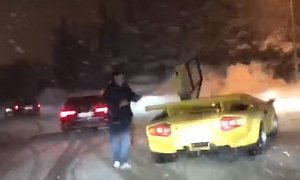 Lamborghini Countach Stuck in the Snow Is No Daily Driver