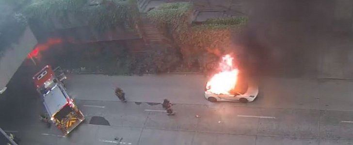 Lamborghini Gallardo catches fire in Seattle