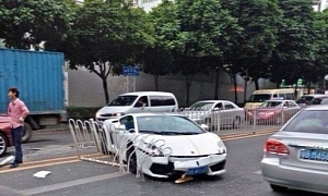 Lamborghini Gallardo LP550-2 Valentino Balboni Crashes in China