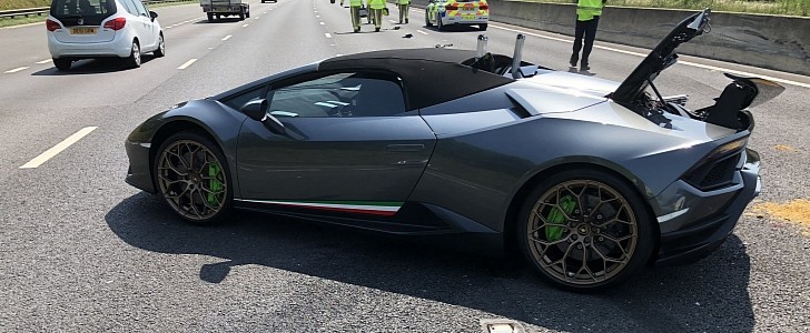 Lamborghini Huracan Spyder wrecked in the UK after 20 minutes on the road