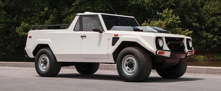 Lamborghini LM002 single cab rendering by Abimelec Arellano for Hagerty