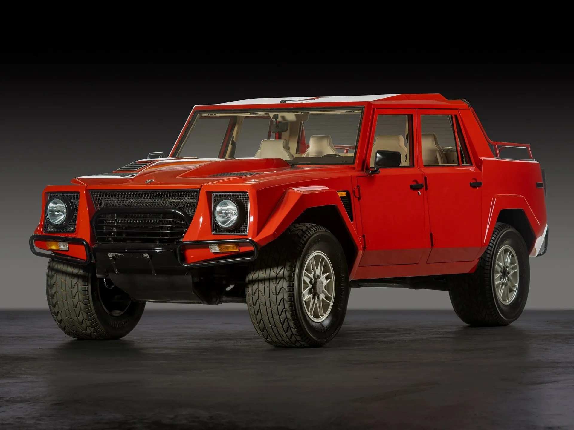 The Lamborghini LM002 SUV Was a Trendsetter and This 1991 Model Is Up for  Sale - autoevolution