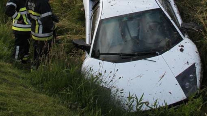 Lamborghini Murcielago Crashes into Ditch