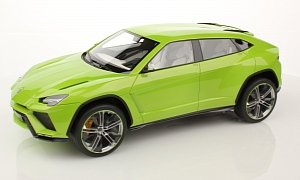 Lamborghini Urus Scale Model Shines in Verde Ithaca