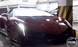 Lamborghini Veneno Roadster Being Badly Loaded onto a Truck in Dusseldorf