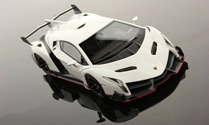 Lamborghini Veneno Scale Model: Must Have