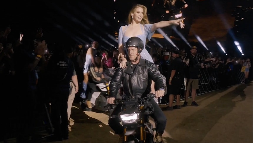 Lana Del Rey rides the Ryvid Anthem bike