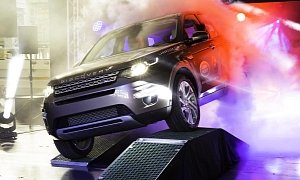 Land Rover Celebrates First Discovery Sport Produced in Halewood
