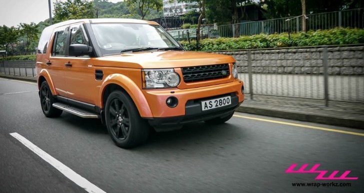 Land Rover Discovery Is an Awesome Orange Chameleon
