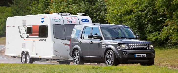 Land Rover Discovery towing a caravan