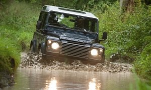 Land Rover: Next Defender’s Ruggedness to also Target Past Discovery Customers