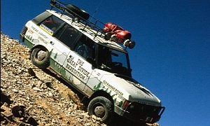 Land Rover Recreates 1989 Great Divide Expedition, Auctions of Replica Range Rover