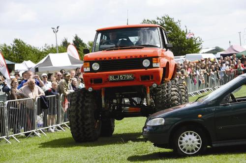 Land Rover Monster Truck