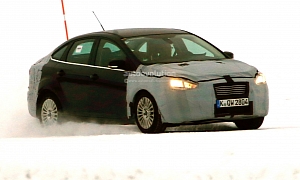 Latest Ford Focus Facelift Spy Photos Show Part of New Chrome Grille
