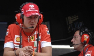 Lauda Urges Ferrari to Activate Schumacher's Role