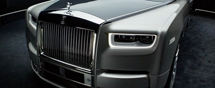 2023 RollsRoyce Phantom debuts with new illuminated grille  The Business  Standard