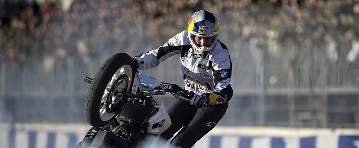 Chris Pfeiffer during a stunt show