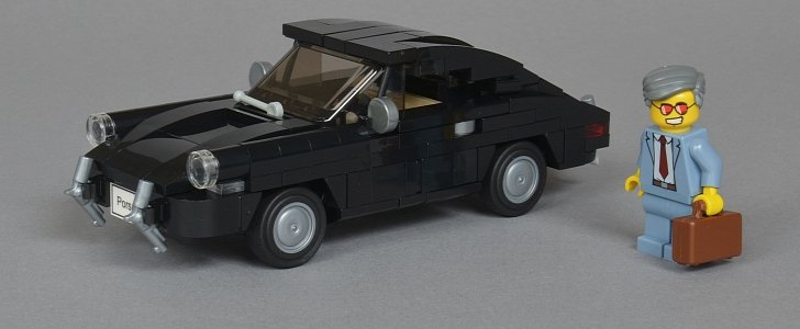 Pocket-sized LEGO Porsche 911 Classic
