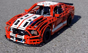Lego Expert Creates Ford Mustang Shelby GT500 Scale Replica