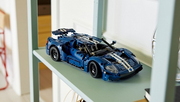 LEGO 2022 Ford GT 