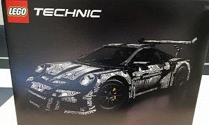 LEGO Technic Porsche 911 GT3 RS 1:10 Scale Model Has Working PDK Paddle Shifters
