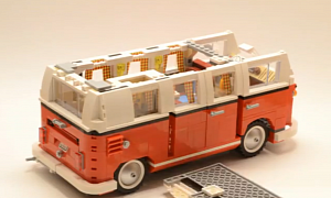 LEGO VW Camper Van Time-Lapse Build Is Awesome