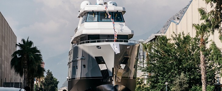 Custom explorer yacht Lemanjá hits the water